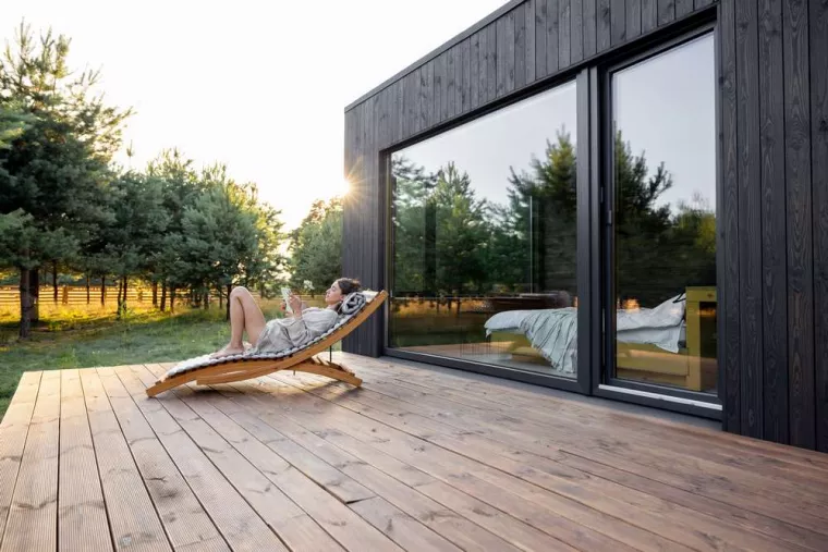Peut-on installer une terrasse sur pilotis sur un terrain en pente ?, Toulouse, Renovaz