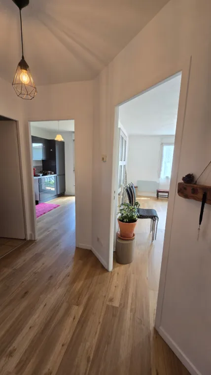 Combien de temps faut-il pour poser un revêtement stratifié ?, Toulouse, Renovaz